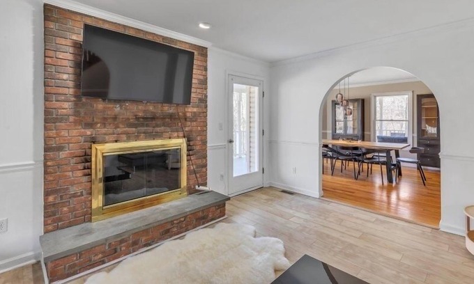 Putnam Valley Casa | Putnam Valley Estate 4BR - Hot Tub Fireplace by RedAwning