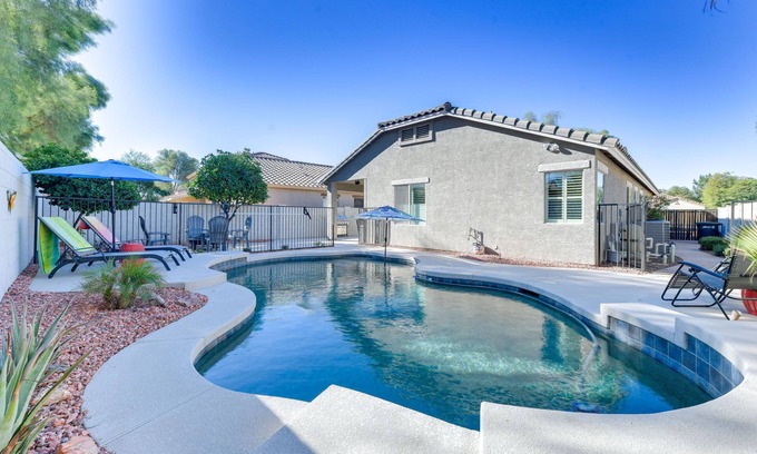 Power Ranch Casa | Charming Gilbert Home w/ Patio & Putting Green!