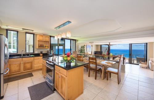 Princeville Apartamento | Puu Poa Ocean Bluff Condo, Incredible Views, Walk to Beaches, Pool & Tennis