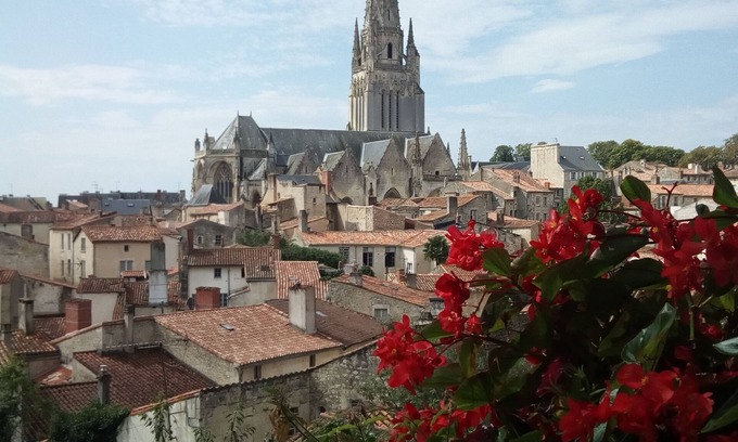 Saint-Pierre-du-Chemin Cabaña | Situado en la hermosa Vendée, a solo cinco minutos a pie del pueblo.
