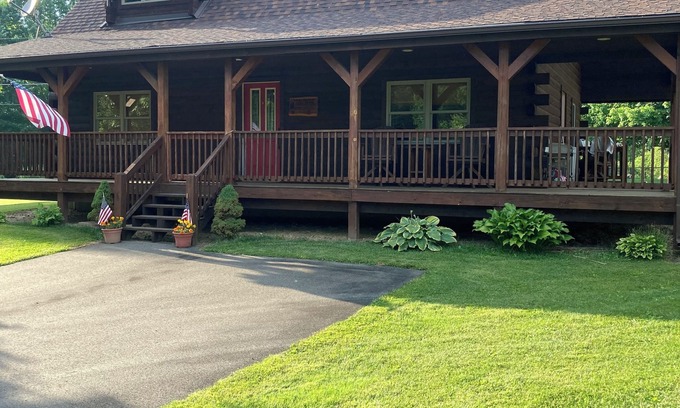 Westford Cabina | Pymatuning Lake Log Home