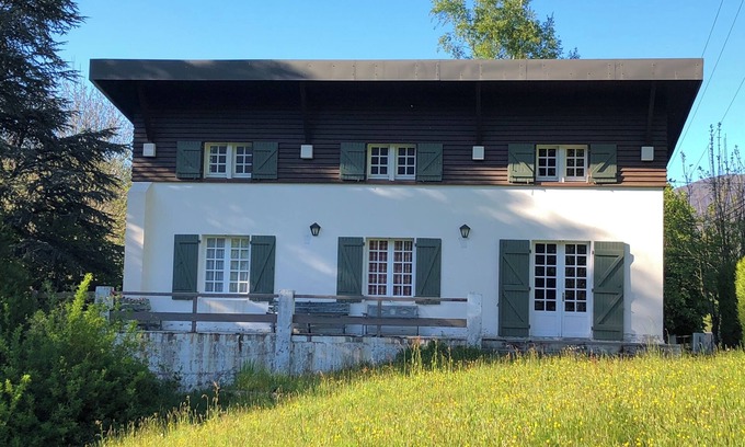 Campan Chalet De Esquí | PYRENEAN MOUNTAIN CHALET.