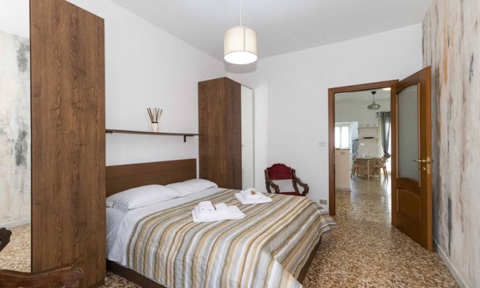 Mirafiori Apartamento | Pythagoras Functional Flat x4 with Balcony
