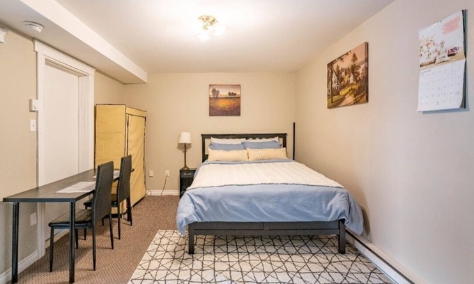 Dartmouth Casa | Quad-k Suite, A Cozy and private guest suite in Portland Estate.