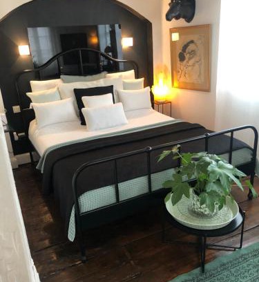 City-Centre - Petite France Cama Y Desayuno | Quai 17 Maison d'hôtes