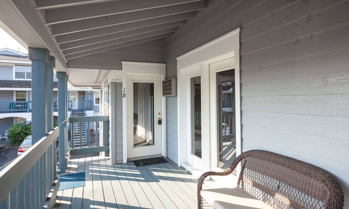 Hood River Condominio | Quaint 1 bedroom, 2 bath, sleeps 4, downtown, parking, easy come easy go