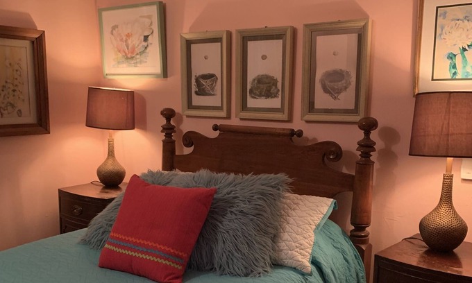 West Eaton Otro | Quaint 1 bedroom boho suite with great views.