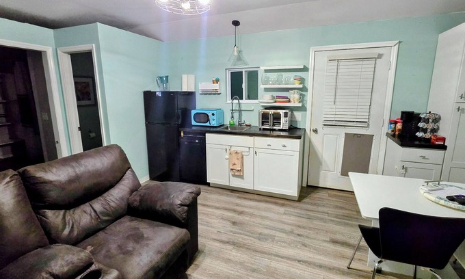 Brundidge Casa | Quaint Backyard Tiny House 1-bedroom with Fire Pit, WiFi, in quiet Brundidge
