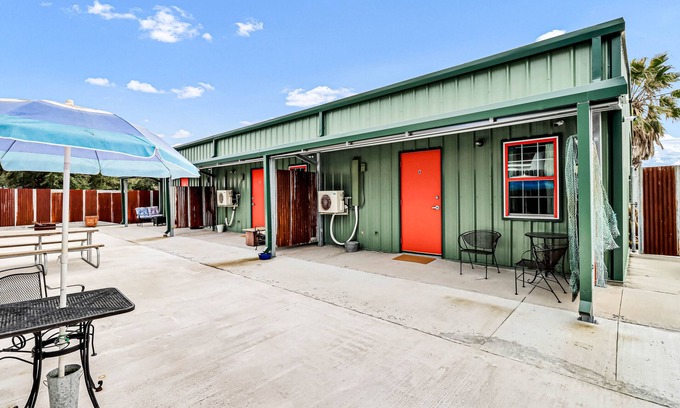 Rockport Cabaña | Quaint cabin super close to the marina, restaurants and activities!