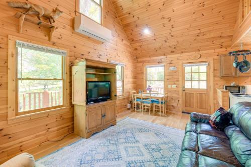 Laurel Springs Casa | Quaint Cabin with Stream in Blue Ridge!