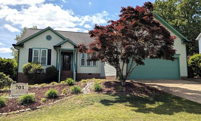 Fuquay-Varina Casa | Quaint, Clean, Mobility-Friendly Comfortable Home close to Raleigh