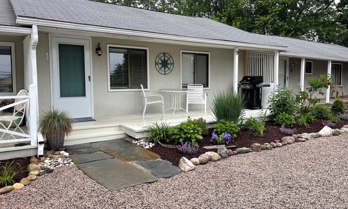 Charlestown Condominio | Quaint Condo 5 Min From The Beach
