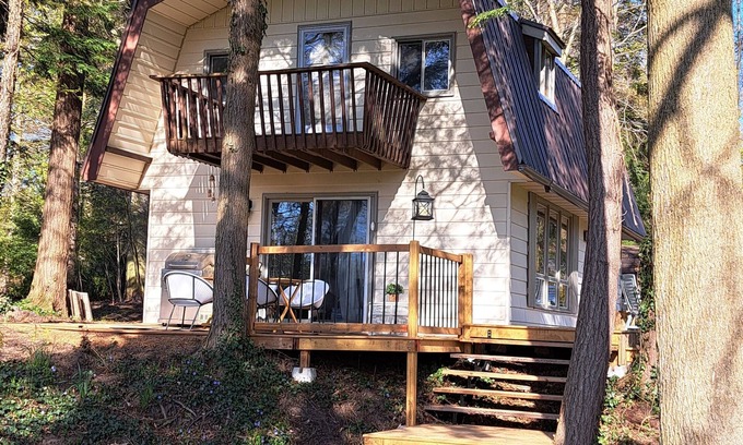 Point Clark Cabaña | Quaint cottage, walking distance to beach.