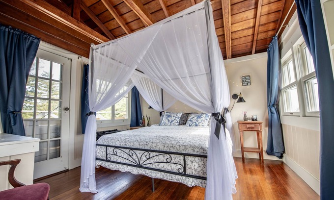 Mill Valley Cabaña | Quaint cottage with nature, redwoods, Pacific ocean & bay view