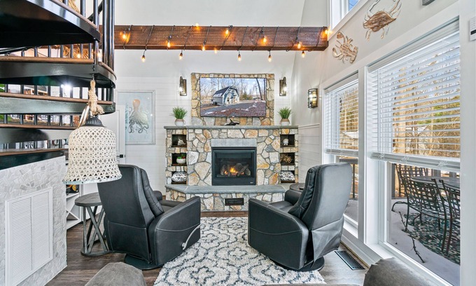Locust Grove Cabaña | Quaint & Cozy LakeView Cottage - Lake of the Woods