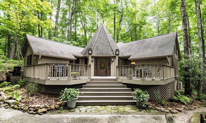 Sapphire Casa | Quaint, Cozy Mountain Home in Sapphire w/ Loft & Amenities, Near Cashiers