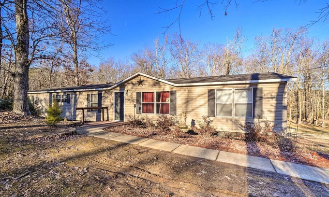Rockwood Casa | Quaint Home w/ Dock & Lake Access!