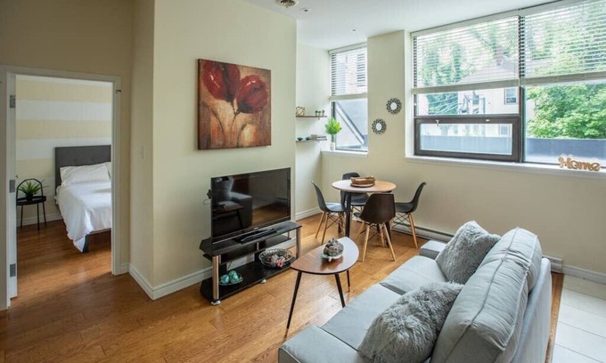 North End Apartamento | Quaint Loft with AC, Abundance of Sunlight