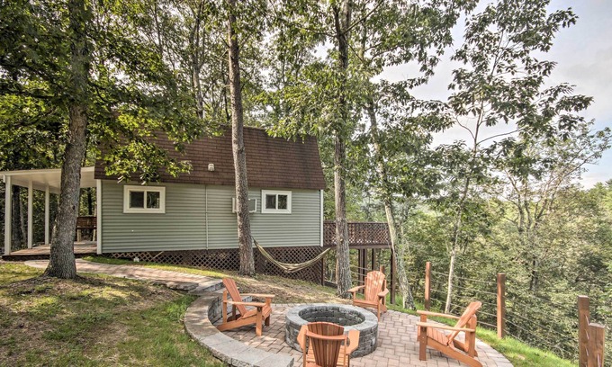 Mount Jackson Cabaña | Quaint Mt Jackson Cottage w/ Sweeping Views!