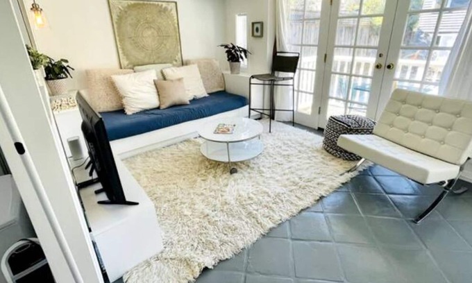 San Anselmo Cabaña | Quaint Parkside, Trailside, Walk-to-town Cottage
