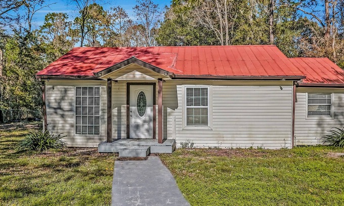 Westside Casa | Quaint, private stay with a large yard, private washer/dryer - snowbird friendly