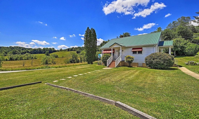 Independence Cabaña | ¡NUEVO! Scenic Countryside Cottage 3 millas a New River!