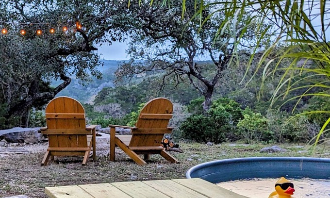 Pipe Creek Cabina | Pintoresco Tiny House Bed & Breakfast con hermosa vista del país de Texas Hill!