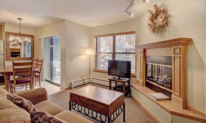 Historic District Condominio | Quaint Studio in Heart of Breck Steps to Snowy Fun by RedAwning