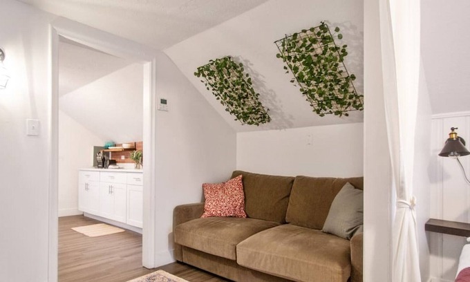 Liberty Wells Casa | Quaint Upstairs SLC Apartment