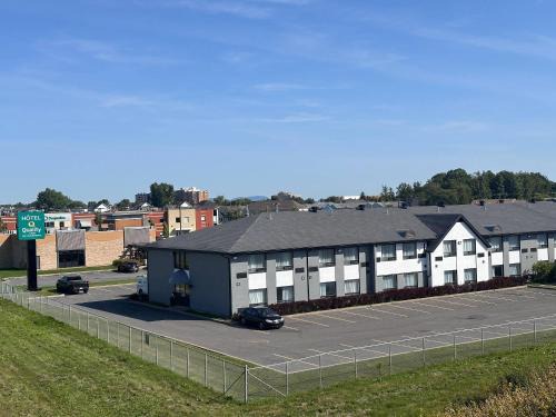 Normandie Hotel | Quality Inn Saint-Jean-sur-Richelieu