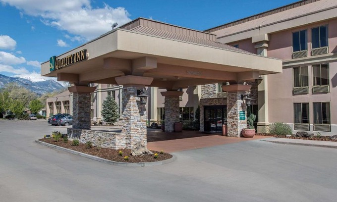 Central Colorado Springs Hotel | Quality Inn Colorado Springs South