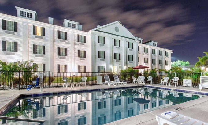 Interchange Square Hotel | Quality Inn Palm Bay - Melbourne I-95