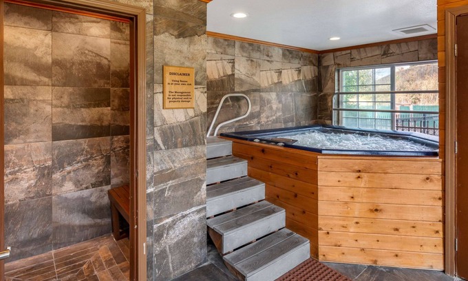 Pullman Hotel | Quality Inn Paradise Creek