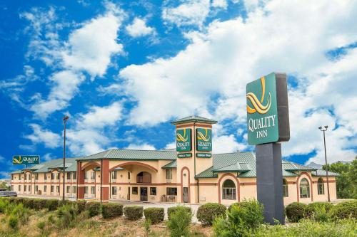 Raton Hotel | Quality Inn Raton, NM