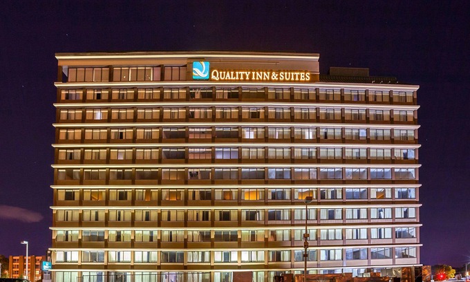 Queensgate Hotel | Quality Inn & Suites Cincinnati Downtown