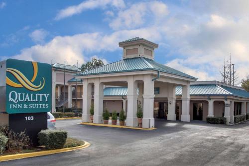 Clinton Hotel | Quality Inn & Suites Clinton - Jackson West
