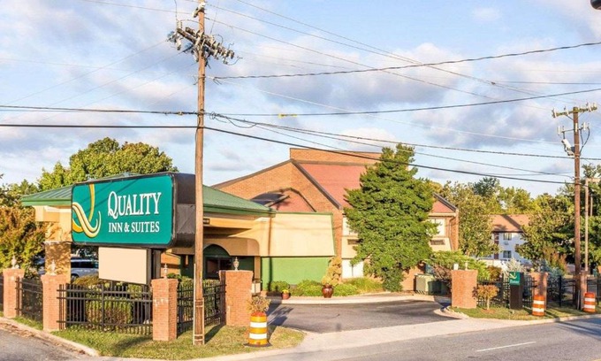 Greensboro Hotel | Quality Inn & Suites Coliseum