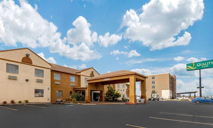 West Memphis Hotel | Quality Inn West Memphis I-40