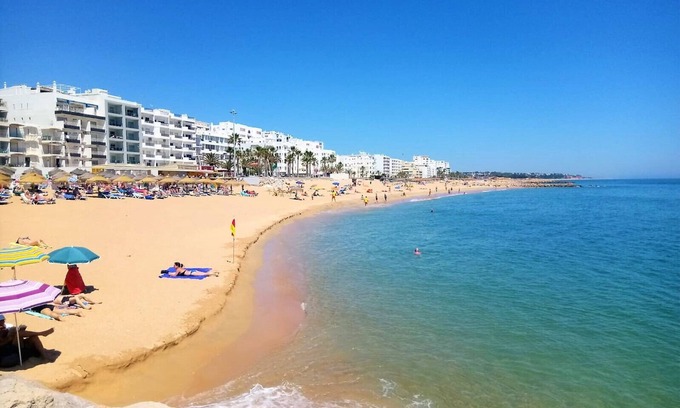 Cavacos Apartamento | Quarteira Ocean Breeze 2 by Homing