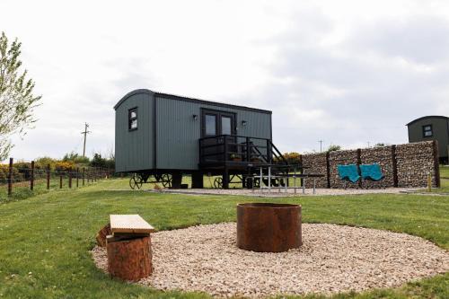 Bangor Otro | Quarterlands Glamping, Shepherds hut Bracken