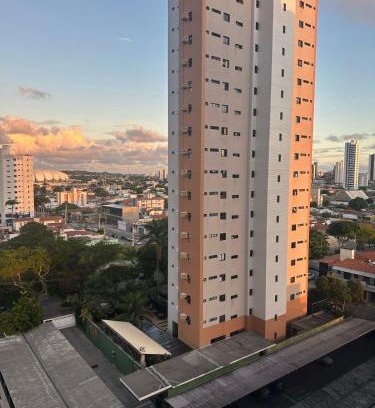 Lagoa Nova Casa | Quarto privativo em ambiente compartilhado