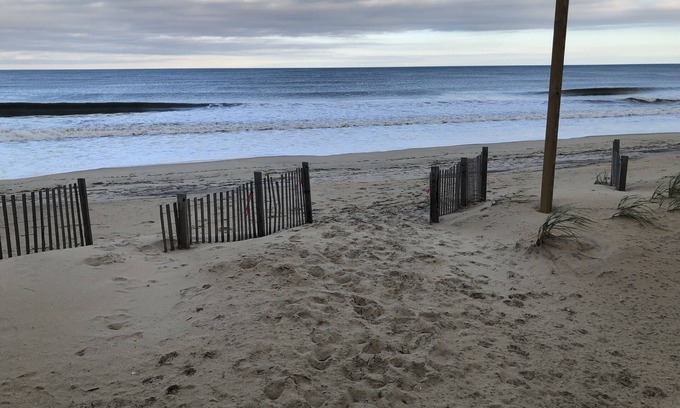 Kitty Hawk Cabaña | Queen Anne's Revenge At The Beach 3 Bedroom Cottage by RedAwning