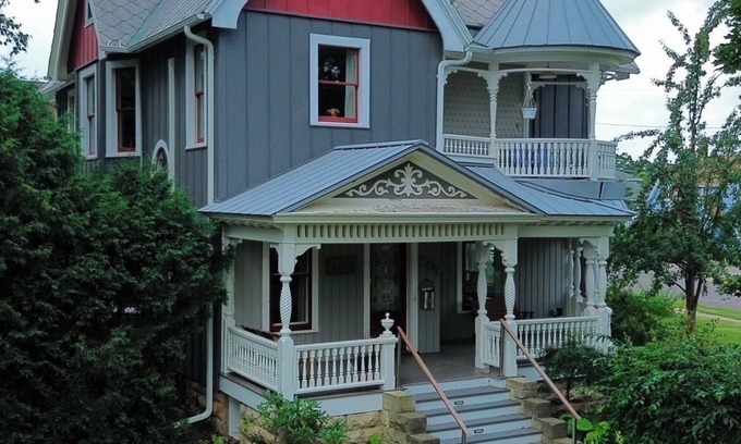 Viroqua Casa | Queen Anne Stay