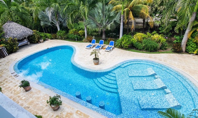 Bavaro Villa | Queen Bee Villa Electricity and maid service included