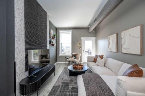 Mount Auburn Apartamento | Queen City Views 4 Chic Apt