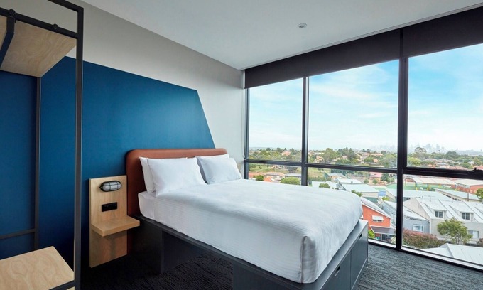 Preston Hotel | Queen Room in a Co living space - Gym and Swimming Pool