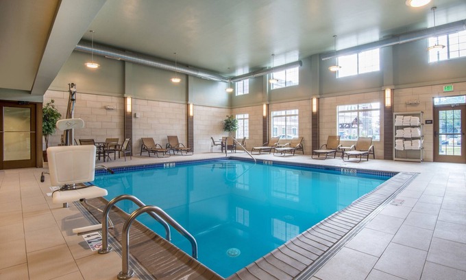 East Texas Apartamento | Queen Studio | Desayuno gratuito + piscina cubierta + centro de negocios las 24 horas