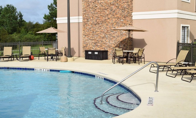 Fantasy Harbor Apartamento | Queen Studio cerca del paseo marítimo | Desayuno caliente gratis + acceso a la piscina