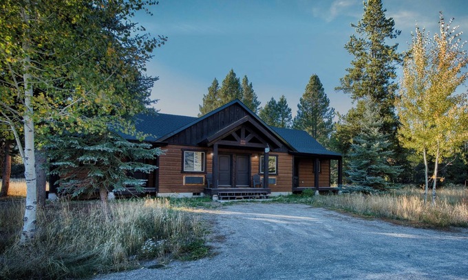 Island Park Cabina | Dormir 6 cómodamente - 30 minutos del parque de Yellowstone!