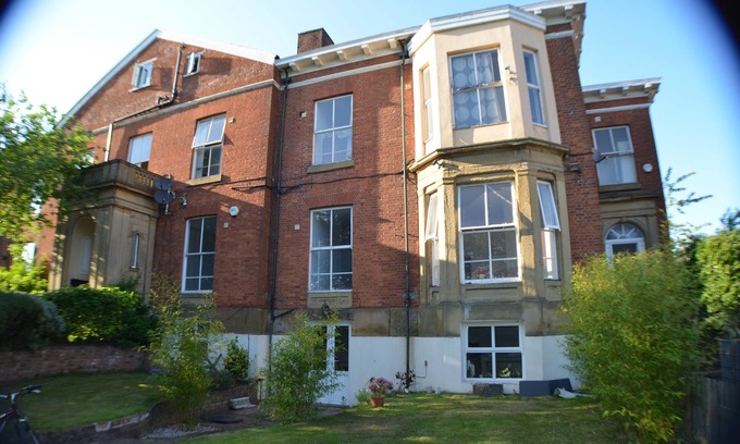 Cheetham Hill Casa | Queens Guesthouse Manchester